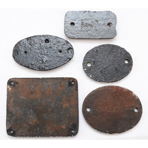 46 - Five sundry small cast-iron plates, to include, 'Gen. Rep. 1978', 'Due for Paint 1960', and 'Earth P... 