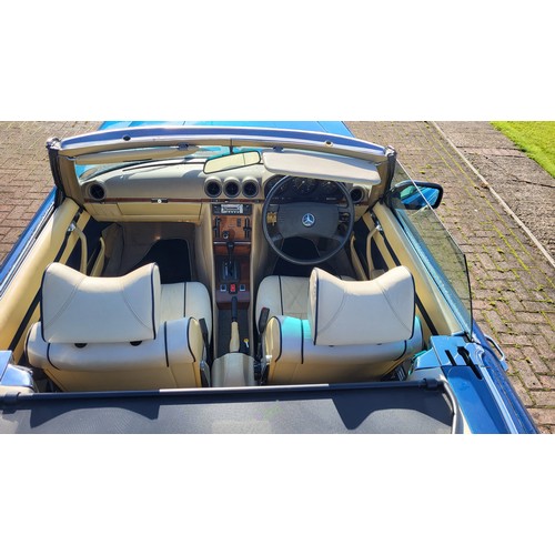 413 - 1979 Mercedes Benz R107 350SL, auto. Registration number OAT 173V. VIN number 10704322014445. Engine... 