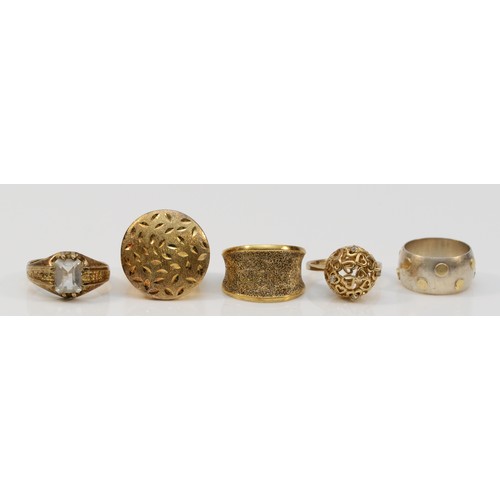 72 - An Italian silver gilt dress ring, L and four other silver gilt rings, 32gm