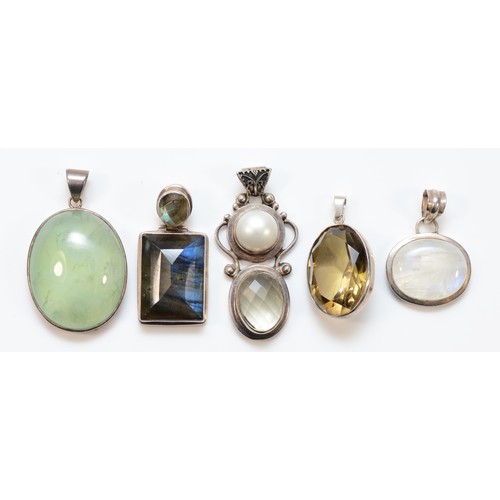 84 - A silver and labradorite pendant, 43mm and four other silver mounted pendants, 96gm