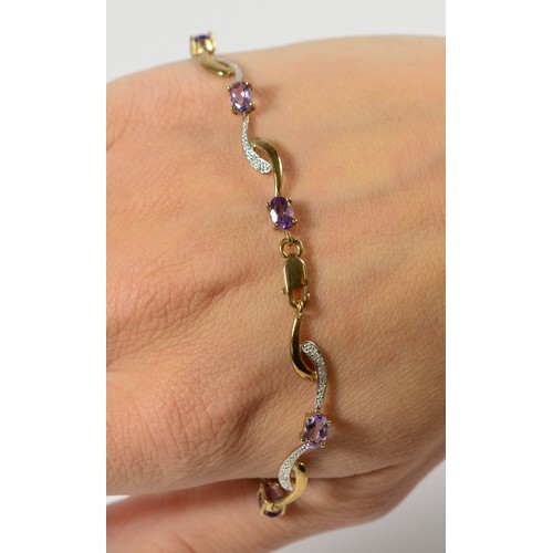 173 - A 9ct gold amethyst and diamond bracelet, 19cm, 6.2g