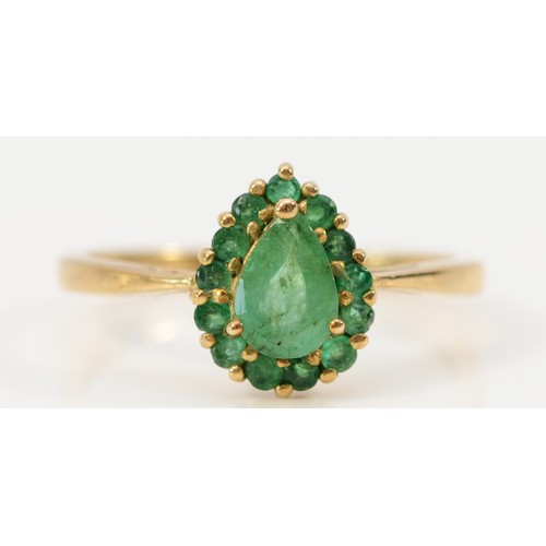 607 - A 9ct gold emerald teardrop cluster ring, P, 2g