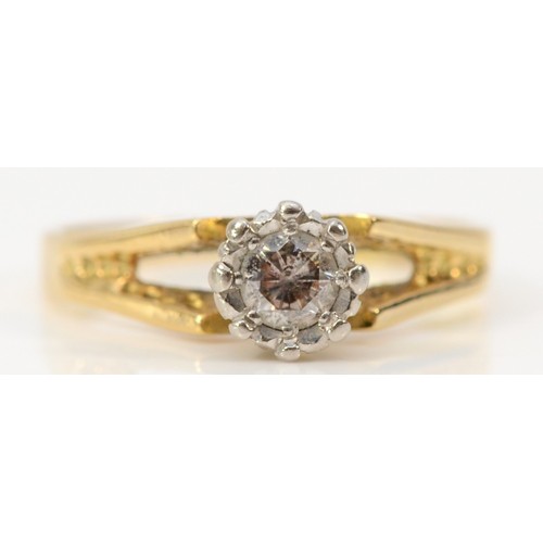 622 - An 18ct gold brilliant cut diamond solitaire ring, London 1977, J 1/2, 2.4g