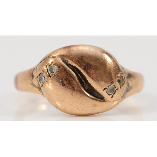 645 - A 9ct gold and silver ring with paste, R, 5.1g