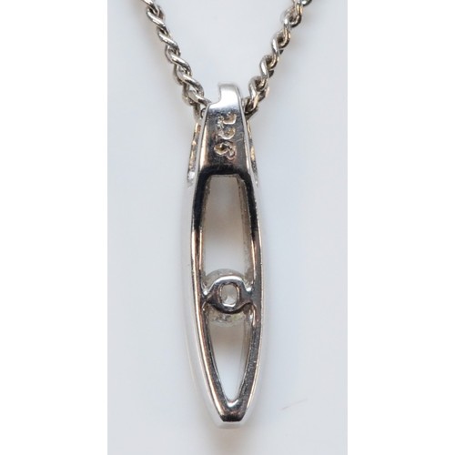 660 - A 9ct white gold and diamond pendant with chain, 15mm pendant, brilliant cut diamond, 2.5g