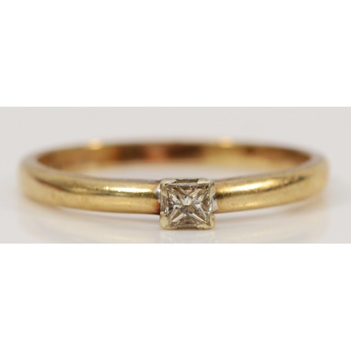 688 - A 9ct gold Princess cut diamond solitaire ring, R 1/2, 2.2g