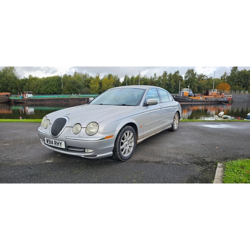 405 - 2000 Jaguar S Type V6 SE, 2967cc. Registration number W914 RHY. VIN number SAJAC01E3YFL59584. Engine... 