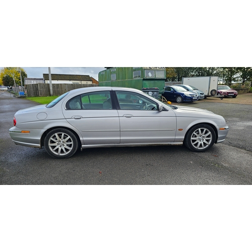 405 - 2000 Jaguar S Type V6 SE, 2967cc. Registration number W914 RHY. VIN number SAJAC01E3YFL59584. Engine... 