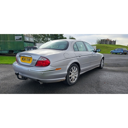 405 - 2000 Jaguar S Type V6 SE, 2967cc. Registration number W914 RHY. VIN number SAJAC01E3YFL59584. Engine... 