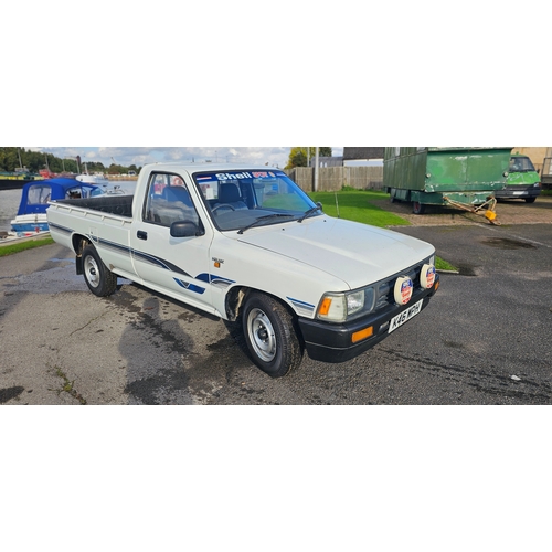 409 - 1992 Toyota Hi-Lux 4X2 pickup, 1812cc petrol. Registration number K46 WPH. VIN number JT131TN8509969... 