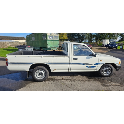 409 - 1992 Toyota Hi-Lux 4X2 pickup, 1812cc petrol. Registration number K46 WPH. VIN number JT131TN8509969... 