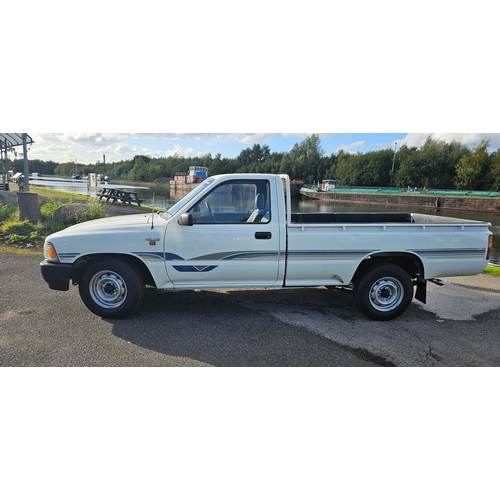 409 - 1992 Toyota Hi-Lux 4X2 pickup, 1812cc petrol. Registration number K46 WPH. VIN number JT131TN8509969... 