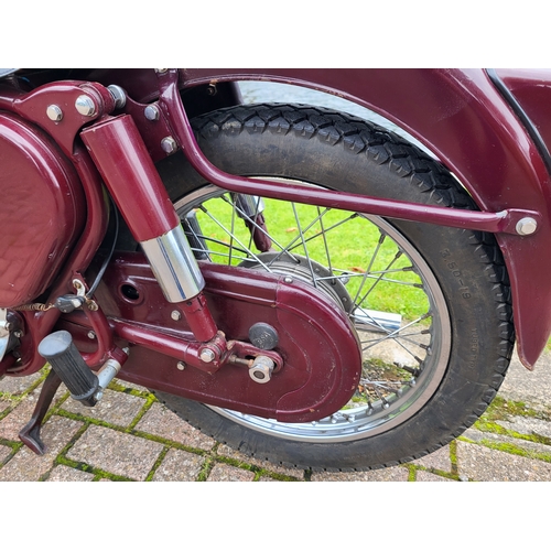 510 - 1957 BSA B31, 348cc. Registration number 162 XVB (non transferrable). Frame number EB31 6292. Engine... 