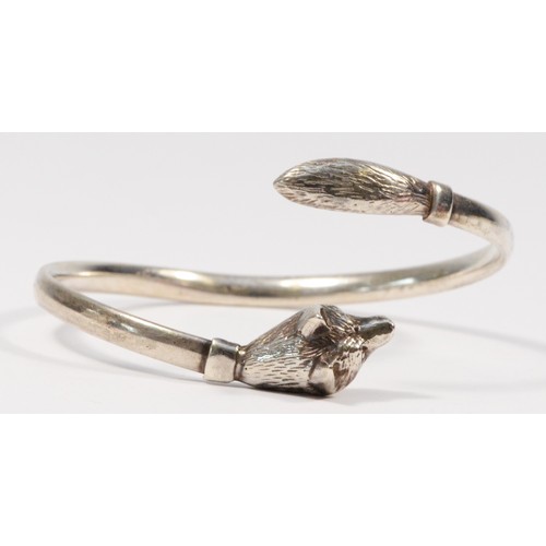 130 - A 925 silver fox head and tail bangle, with engraved detailed, 27gm