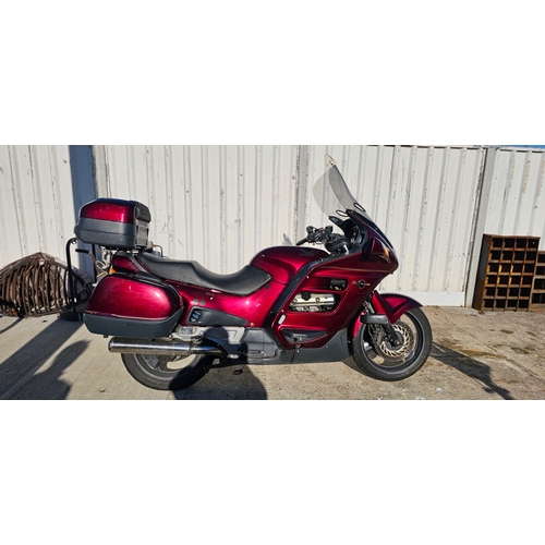 511 - 1998 Honda ST1100A Pan European, 1084cc. Registration number R310 YHL. Frame number JH2SC26B8WM20016... 