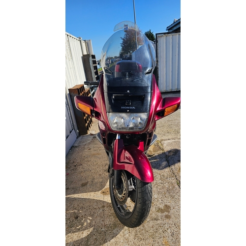 511 - 1998 Honda ST1100A Pan European, 1084cc. Registration number R310 YHL. Frame number JH2SC26B8WM20016... 