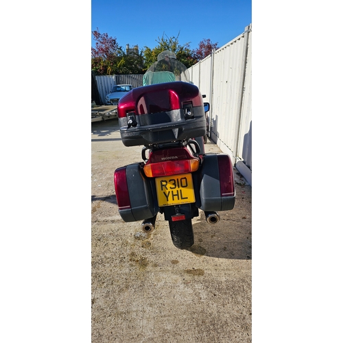 511 - 1998 Honda ST1100A Pan European, 1084cc. Registration number R310 YHL. Frame number JH2SC26B8WM20016... 