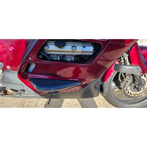 511 - 1998 Honda ST1100A Pan European, 1084cc. Registration number R310 YHL. Frame number JH2SC26B8WM20016... 