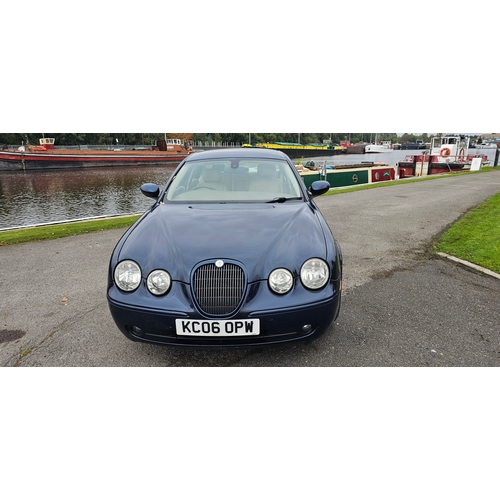 416 - 2006 Jaguar S Type V8 SE auto, 4,196cc. Registration number KC06 OPW. VIN number SAJAC01P46HN69923. ... 