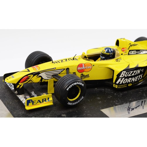 45 - Diecast Legends, Damon Hill, Jordan J199, 1999, limited edition of 500, scale 1:18, signed, CoA, no ... 