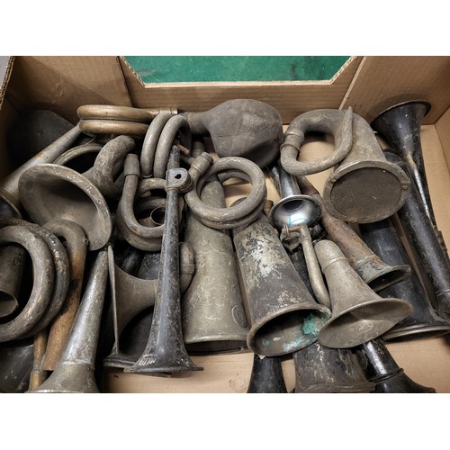 90 - A Quantity of Vintage and Veteran Bulb Horns and parts, including Miller, Lucas 