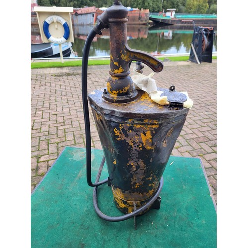 95 - An Oil Dispensing Pump, hand cranked. (1 item)