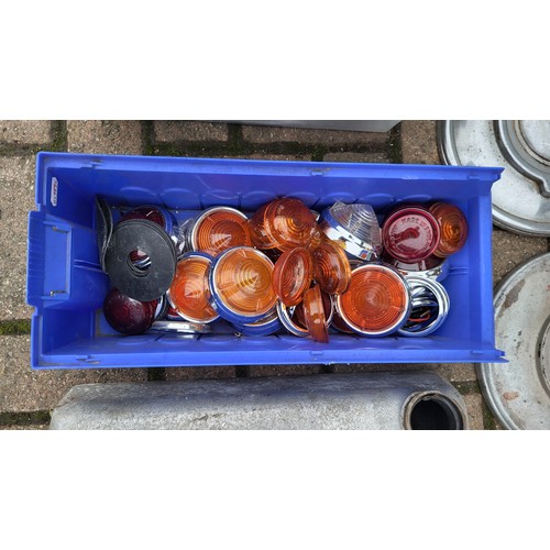 118 - Hubcaps, including Alvis and Jaguar, plus several 