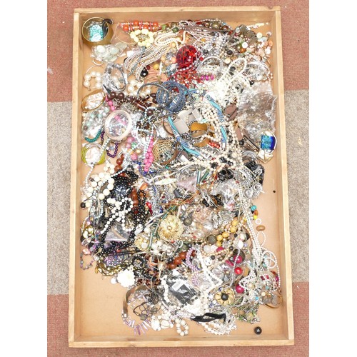 2 - Approximately 10kg of costume jewellery.