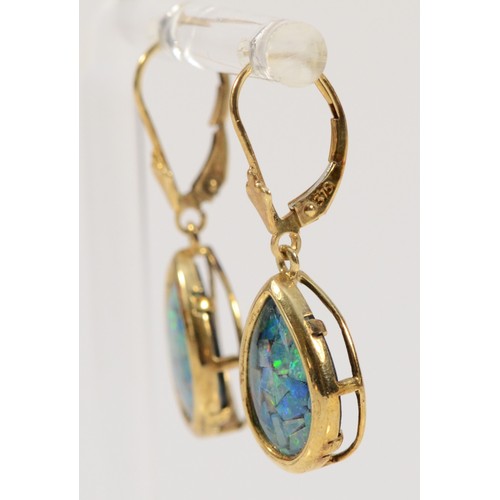 662 - A pair of 9ct gold opal triplet drop earrings with lever backs, 15mm drop, 2g