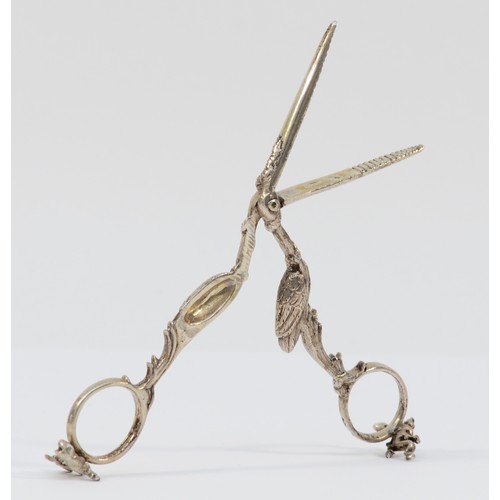 33 - A 19th century pair of German silver stork form ribbon scissors, by Wolf & Knell, Hanau, c.1890/1900... 