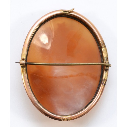 175 - A Victorian 9ct rose gold mounted shell cameo brooch, depicting a Classical lady, 9ct tab, 55 x 43mm... 