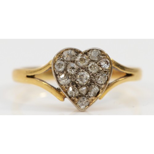 216 - An 18ct gold and old cut brilliant diamond set heart shape cluster ring, 10 x 9mm, Q, 2.9gm