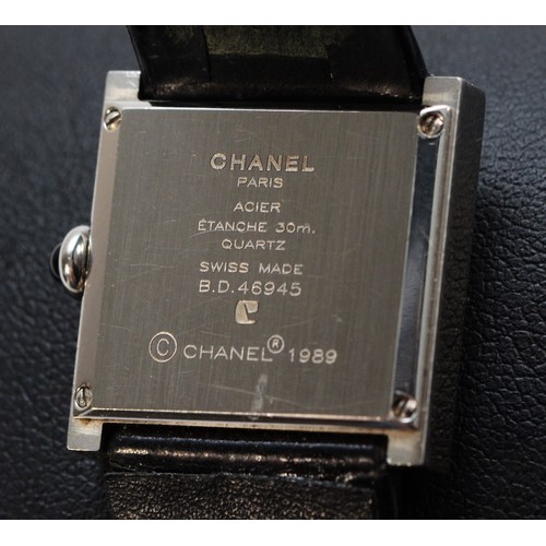 230 - Chanel, a stainless steel ladies quartz wristwatch, c. 2003, serial number B.D. 46945, with black cr... 