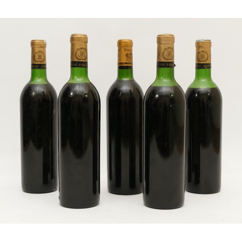 257 - Five bottles of red wine to include - Four Château D'issan, 1970, Négociants A Bordeaux (Gironde) 72... 