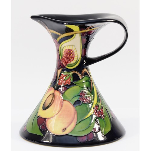 333 - A Moorcroft jug, in the pattern, 'Queen's Choice', designed by Emma Bossons, dated 2000, H-19cm.