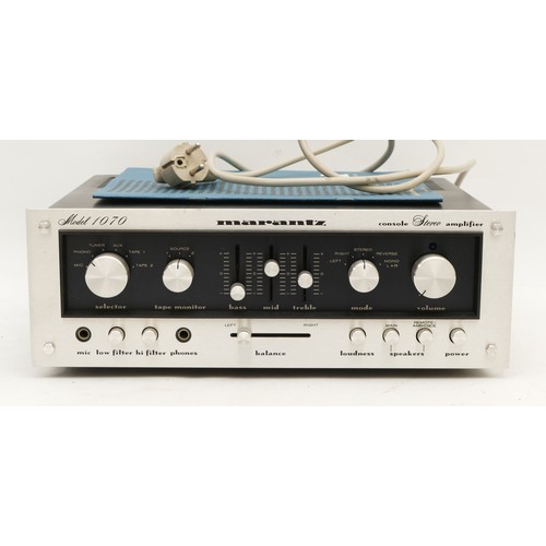 86 - A Marantz 1070 Hi-Fi amplifier, circa late 1970s, with power lead and manual (for 2250)
Tested with ... 