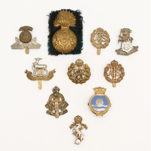 255 - 10x Military cap badges, to include R.N.M.W.S, Yorkshire and The Lancashire Fusiliers.