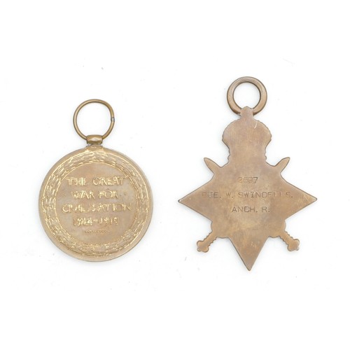 336 - WWI pair of 1914-1915 Star and Victory medals, presented to 2597 PTE. W. Swindells. Manch regiment, ... 