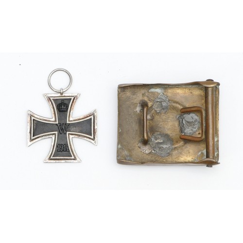 337 - WWI German 2nd class Iron cross with a belt buckle, clasp marked.