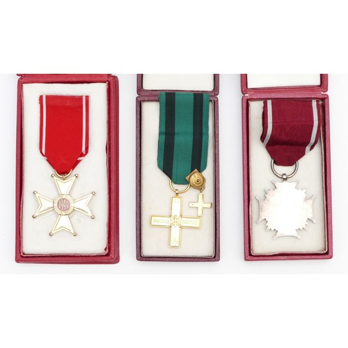 364 - Three WWII Polish medals, to include The Order of Polonia, Partisan Cross, with miniature and Cross ... 