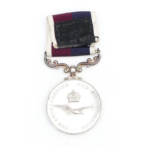 366 - ERII R.A.F Long Service medal, awarded to SGT G. D. Hobson. (D8123926) R.A.F, boxed.