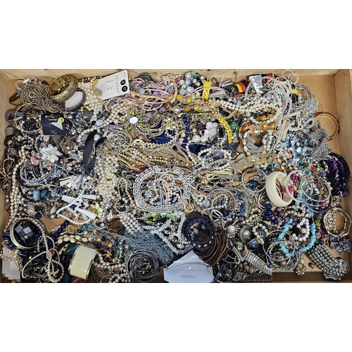 2 - Approximately 10kg of costume jewellery, unchecked