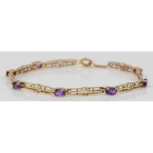 41 - A 9ct gold and amethyst bracelet, 18cm, 4.2g