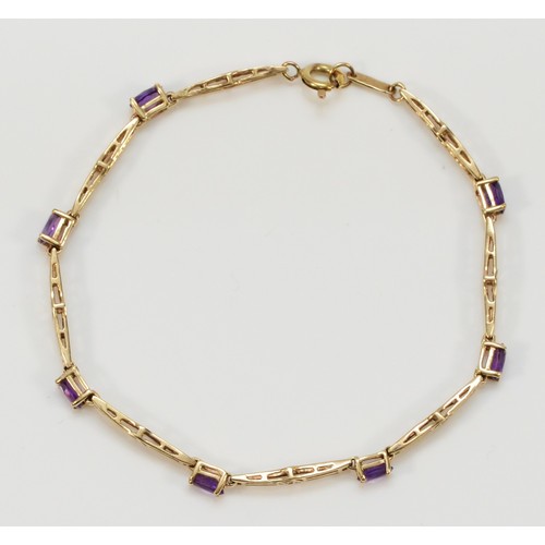 41 - A 9ct gold and amethyst bracelet, 18cm, 4.2g