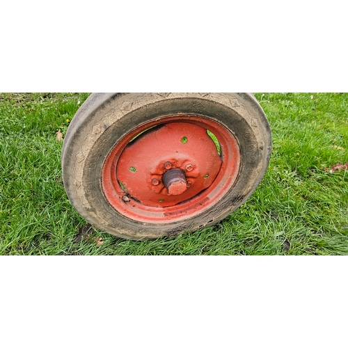  c.1948 Allis Chalmers Model B tractor. Registration number not registered.
There is no paperwork wit... 