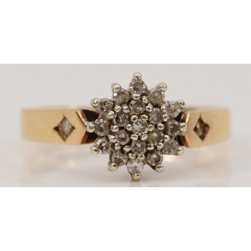 125 - A 9ct gold single cut diamond cluster ring, L, 2.3g