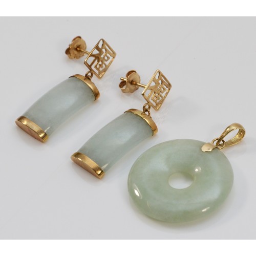 137 - A pair of 9ct gold jade drop pendants with a 9ct gold jade pendant, 7.2g