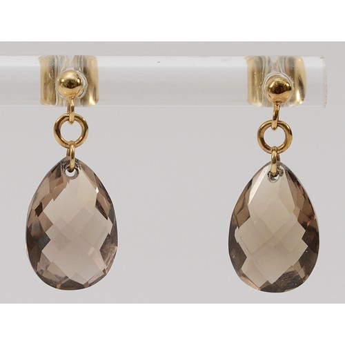 183 - A pair of 9ct gold smokey quartz drop earrings, 18mm drop, 2.1g