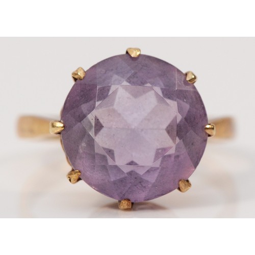 274 - A 9ct gold amethyst cocktail ring, 12mm diameter amethyst, M 1/2, 3.1g