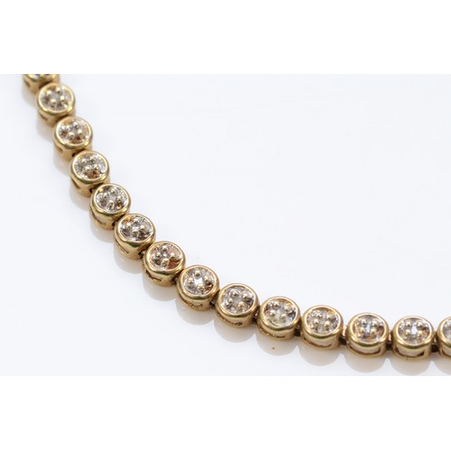 325 - A 9ct gold diamond bracelet, 19cm, 5.7g